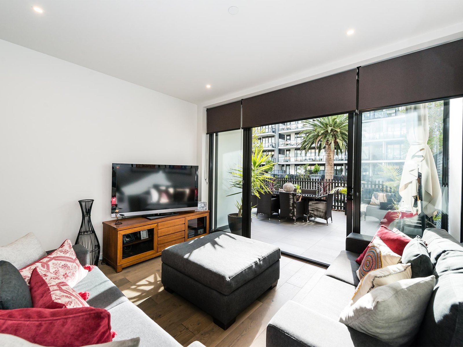 Gallery: 121/222 Bay Road