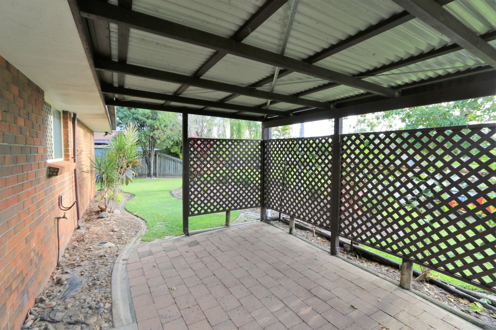 12/13 Galloway Drive ASHMORE 9
