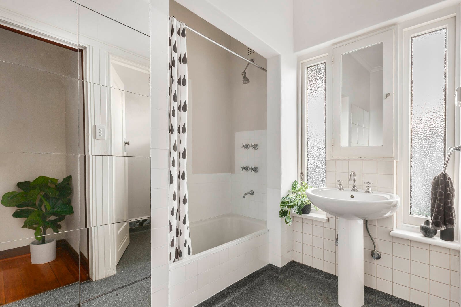 Real Estate and Property in 1+2/139 Kooyong Road, Armadale, VIC