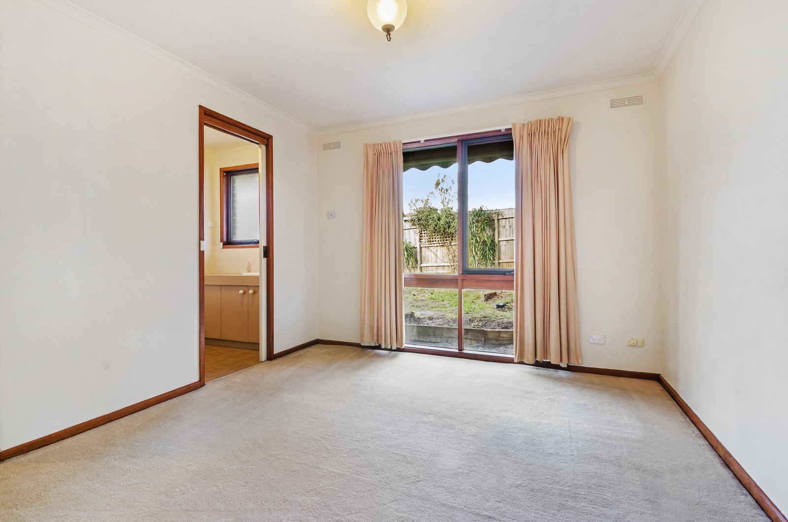 Gallery: 12/14-16 Kingston Drive