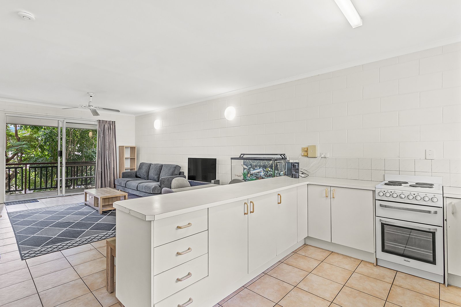 12/14 Island Drive CANNONVALE 8