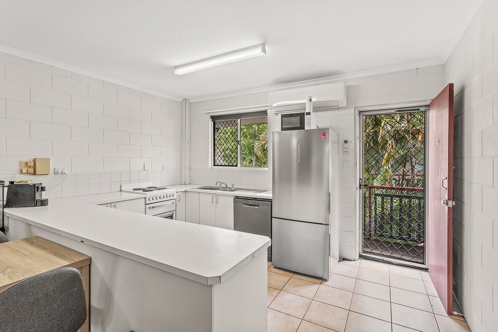 12/14 Island Drive CANNONVALE 10