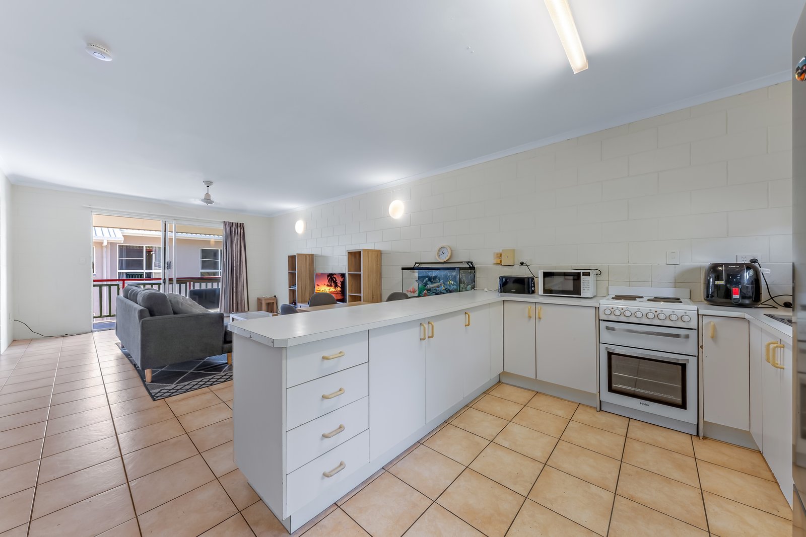 12/14 Island Drive CANNONVALE 2