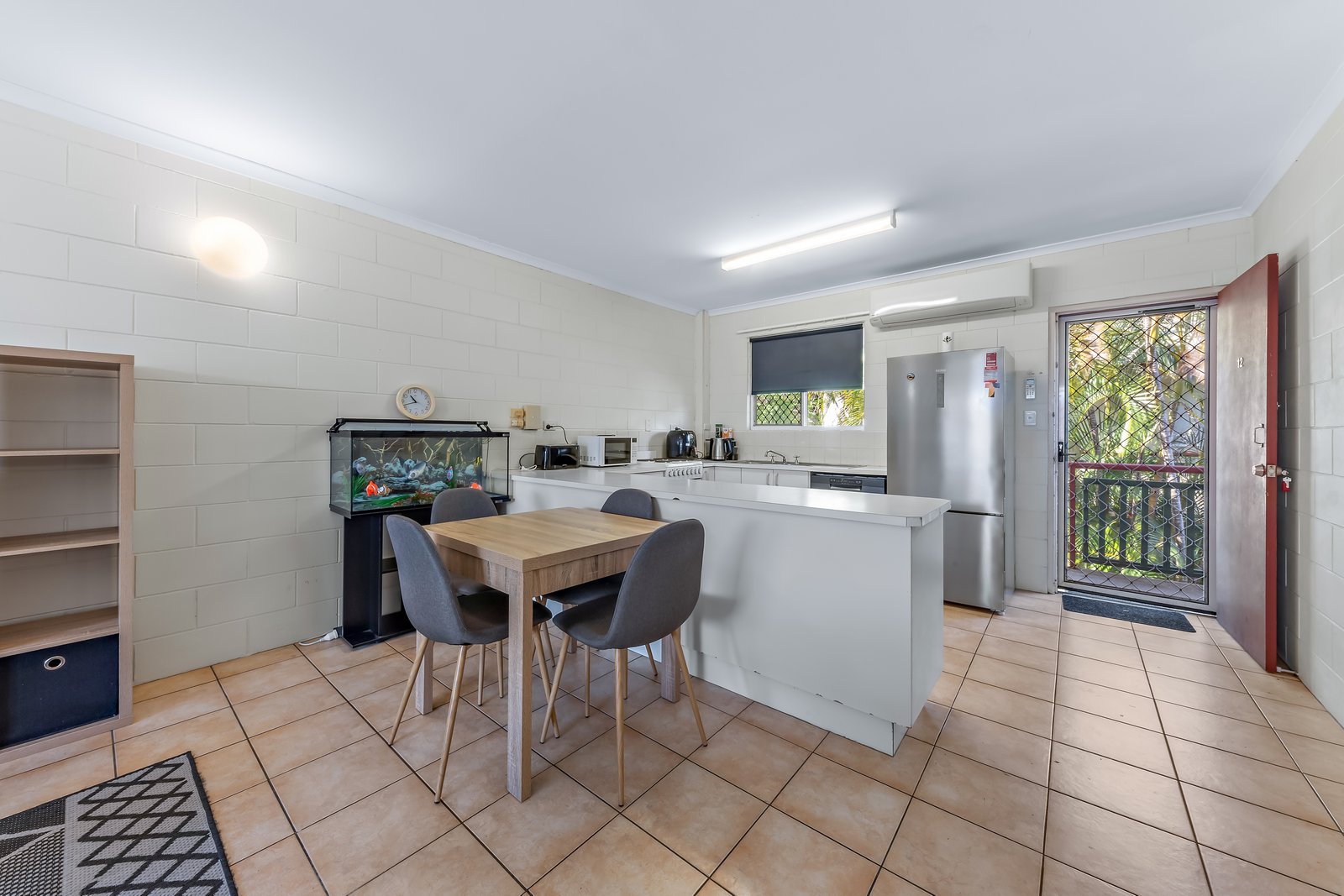 12/14 Island Drive CANNONVALE 4