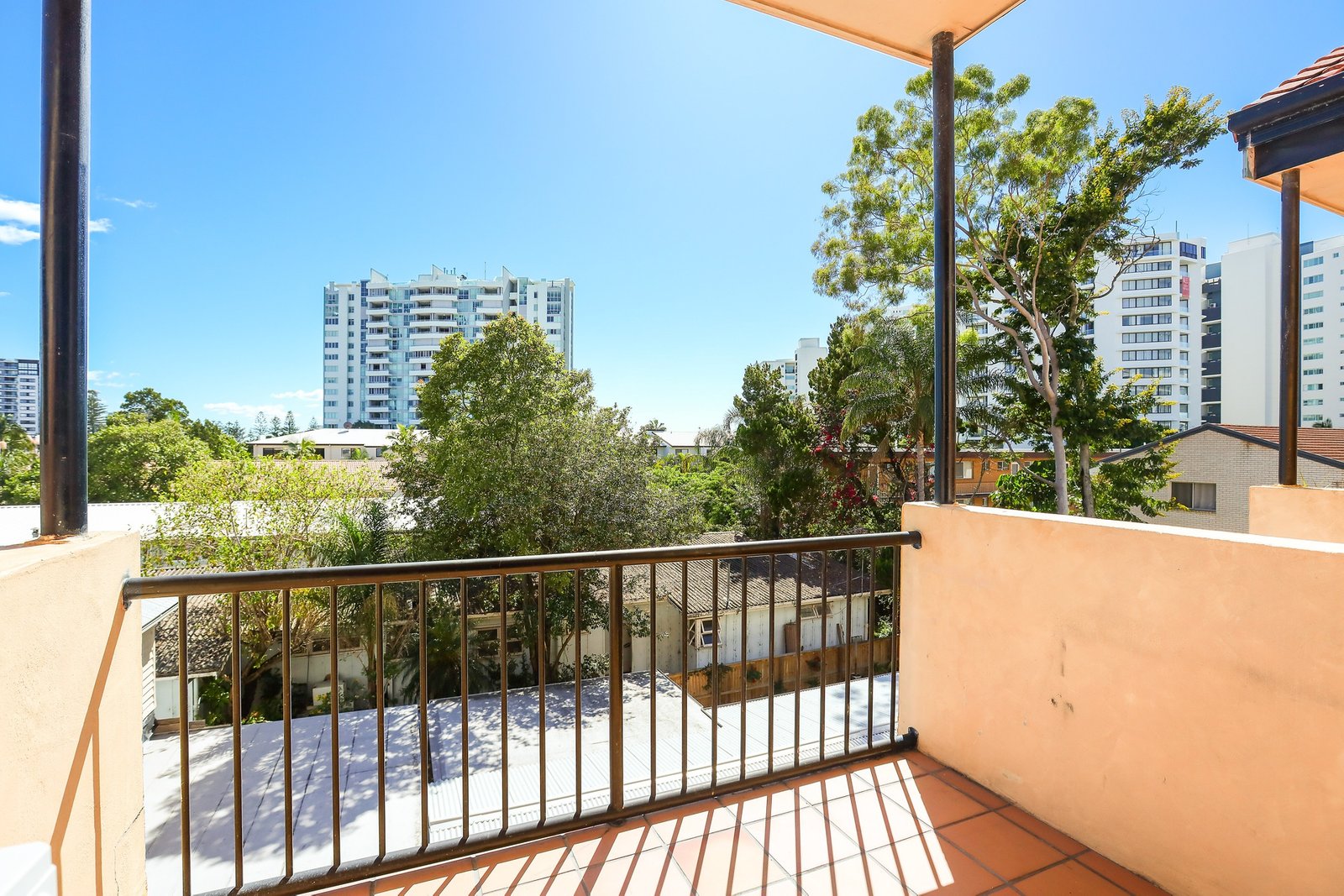 12/143 Frank Street LABRADOR 8