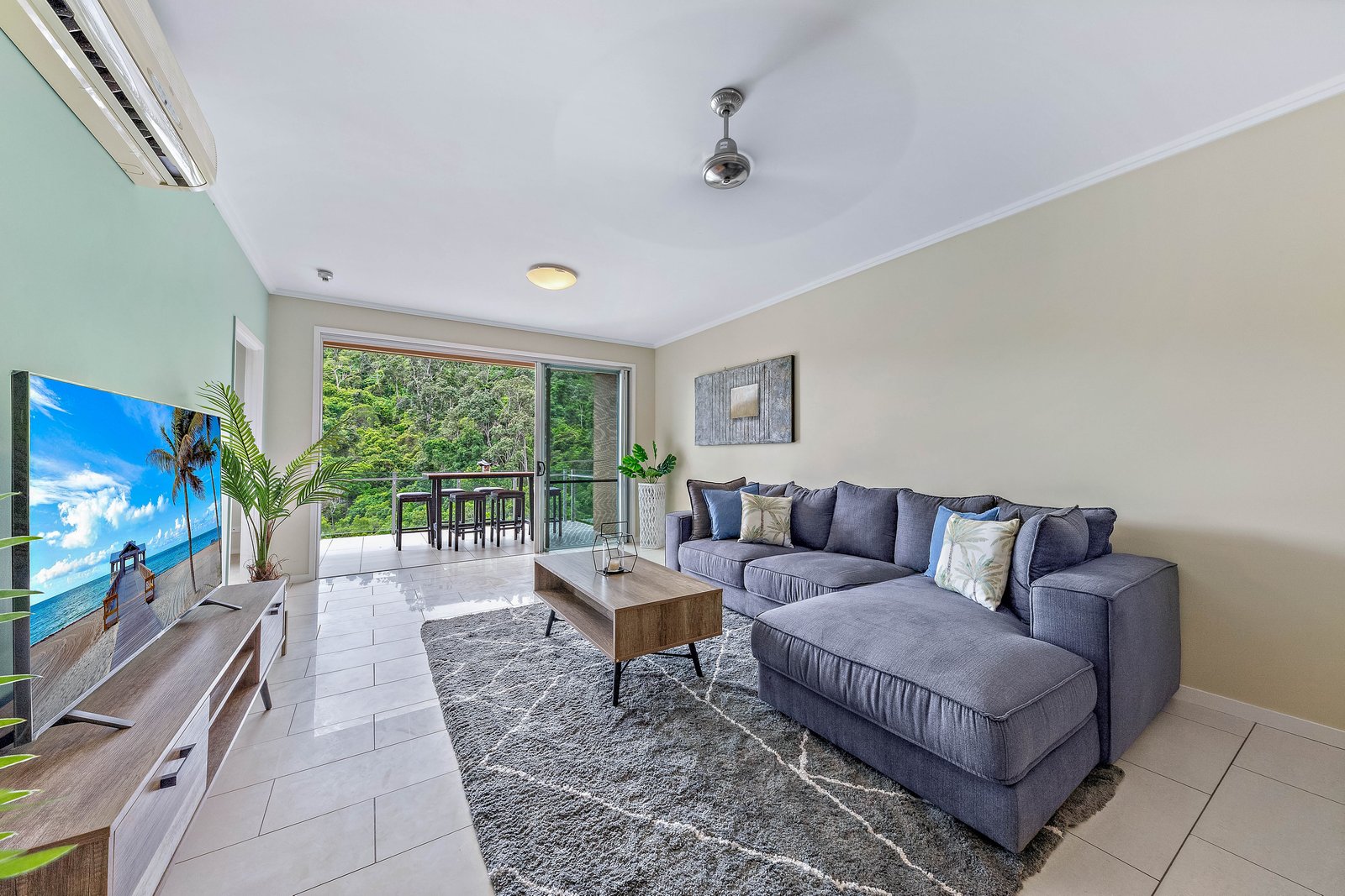 12/15 Flame Tree Court AIRLIE BEACH 7