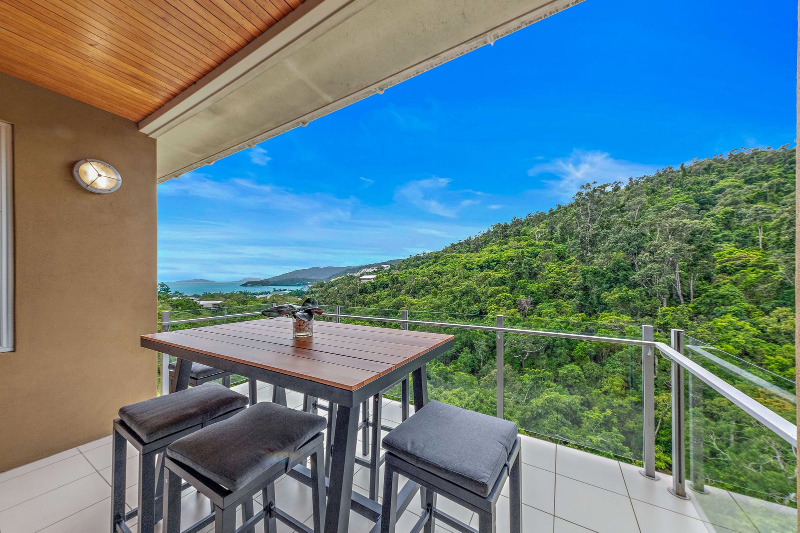 12/15 Flame Tree Court AIRLIE BEACH 10