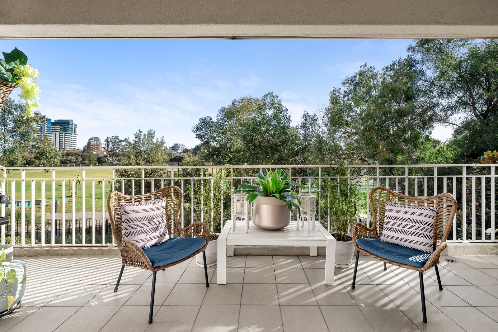 Gallery: 12/15 Liardet Street