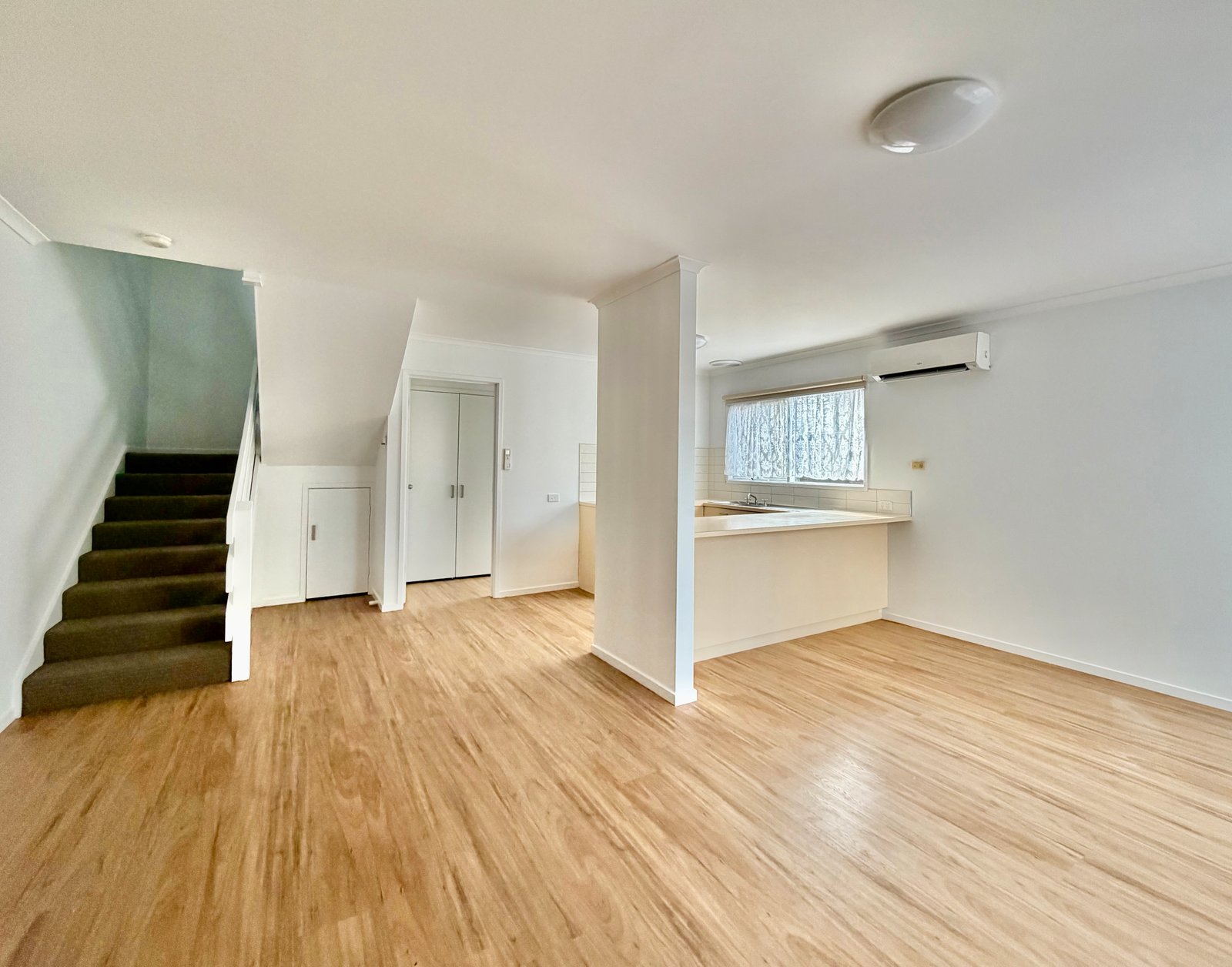 Gallery: 1/215 Little Malop Street