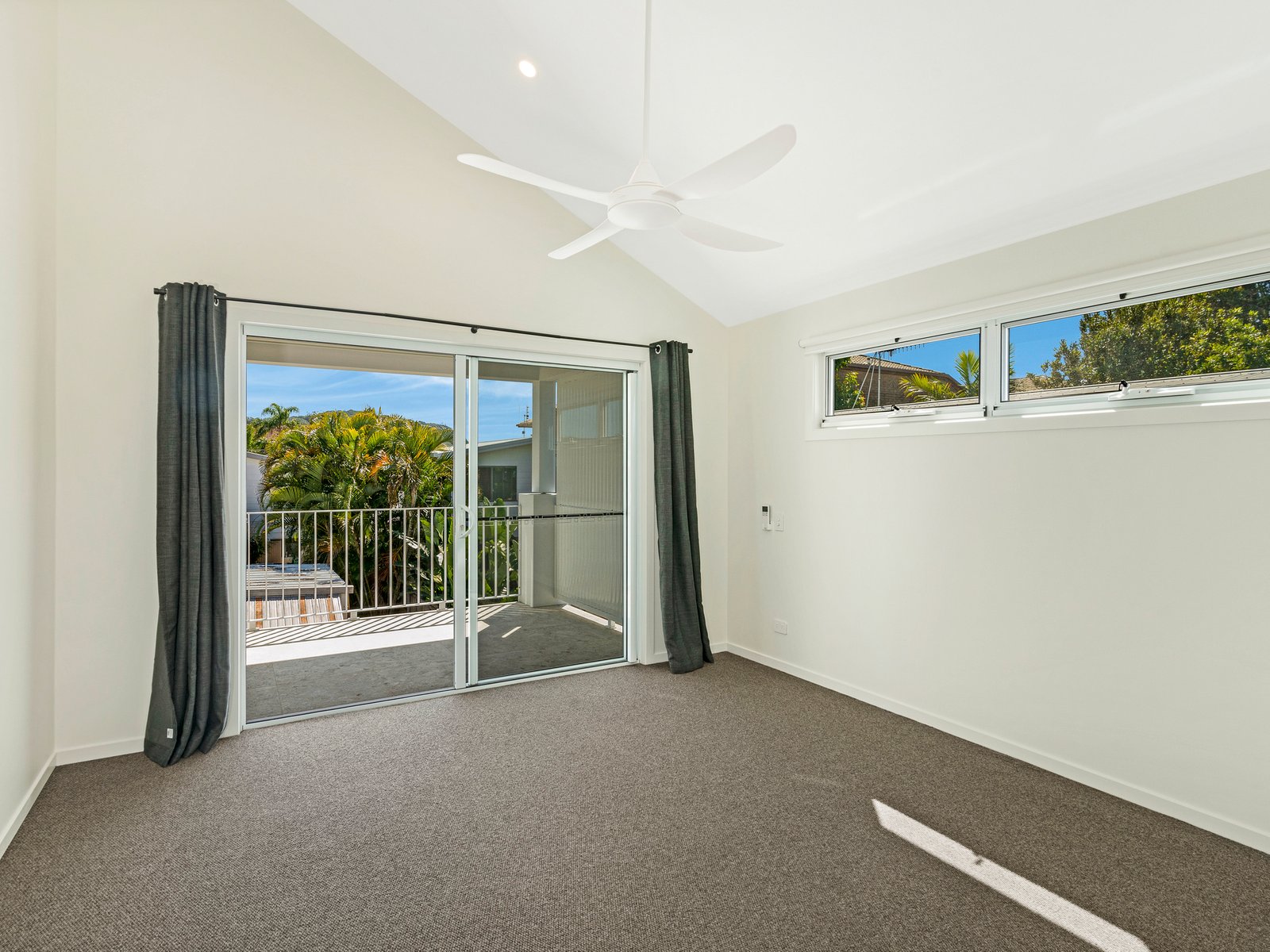 1&2/15 Twenty Seventh Avenue PALM BEACH 3