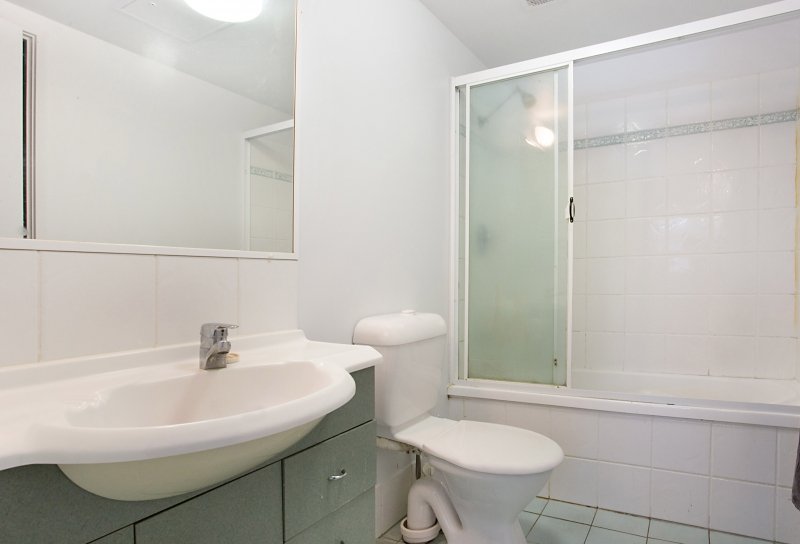 12/150 Marine Parade SOUTHPORT 6