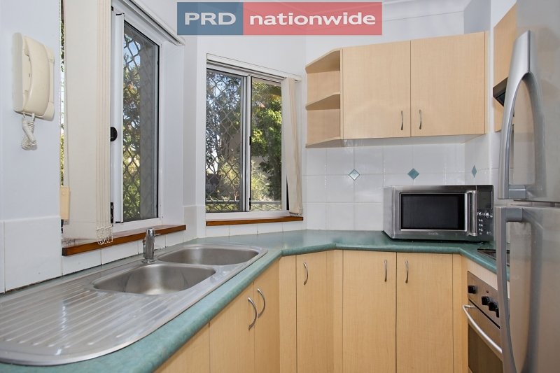 12/150 Marine Parade SOUTHPORT 3