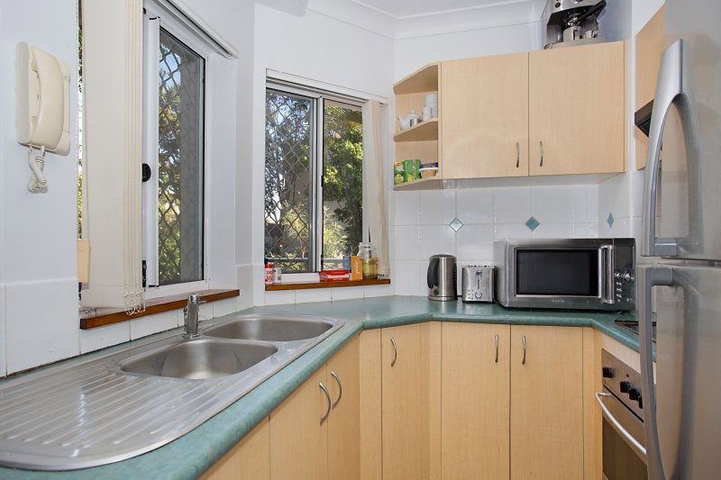 12/150 Marine Parade SOUTHPORT 4