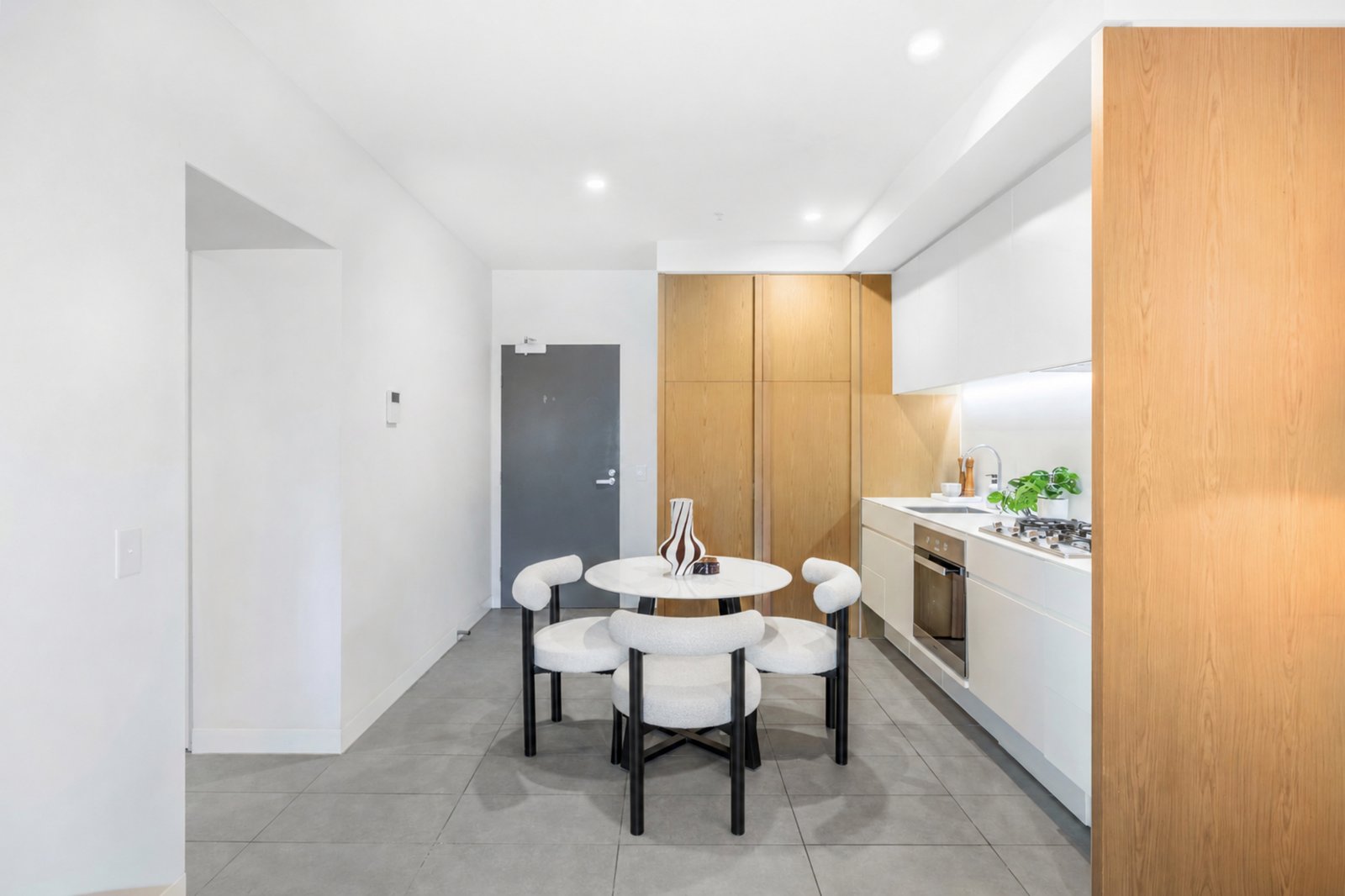 Gallery: 1215/8 Pearl River Road