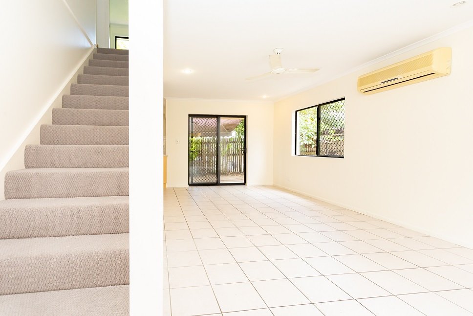12/16 Beach Road CANNONVALE 4