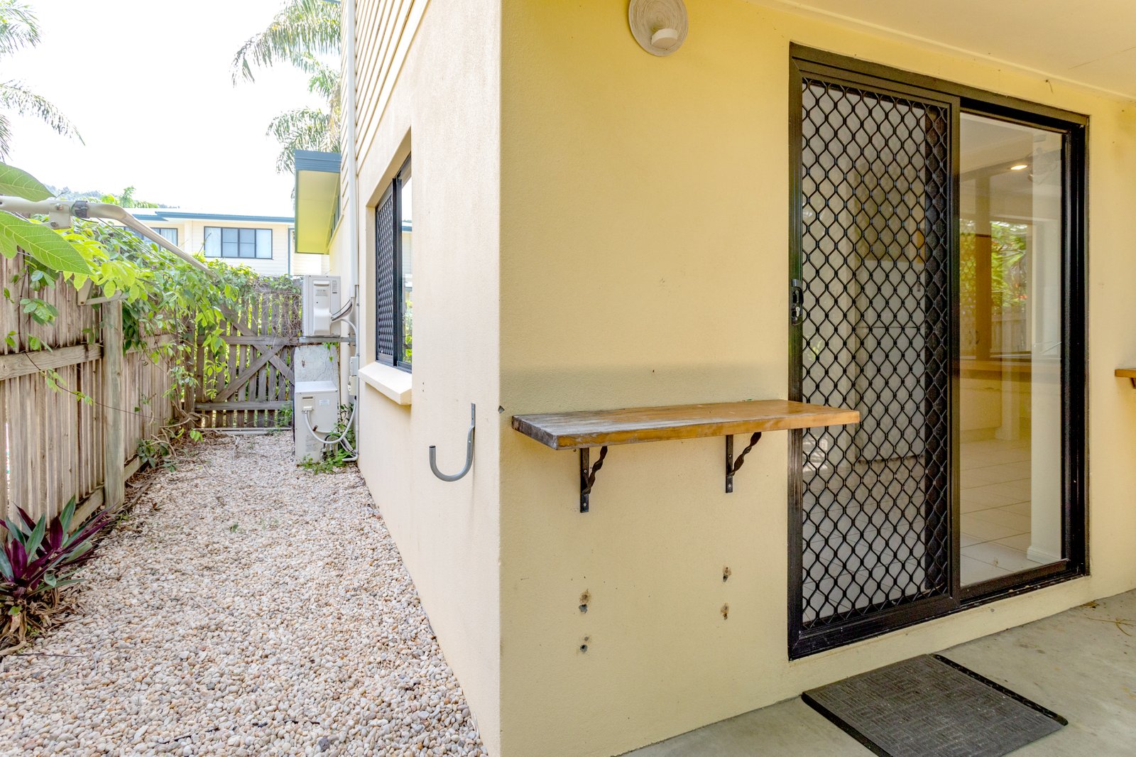 12/16 Beach Road CANNONVALE 5