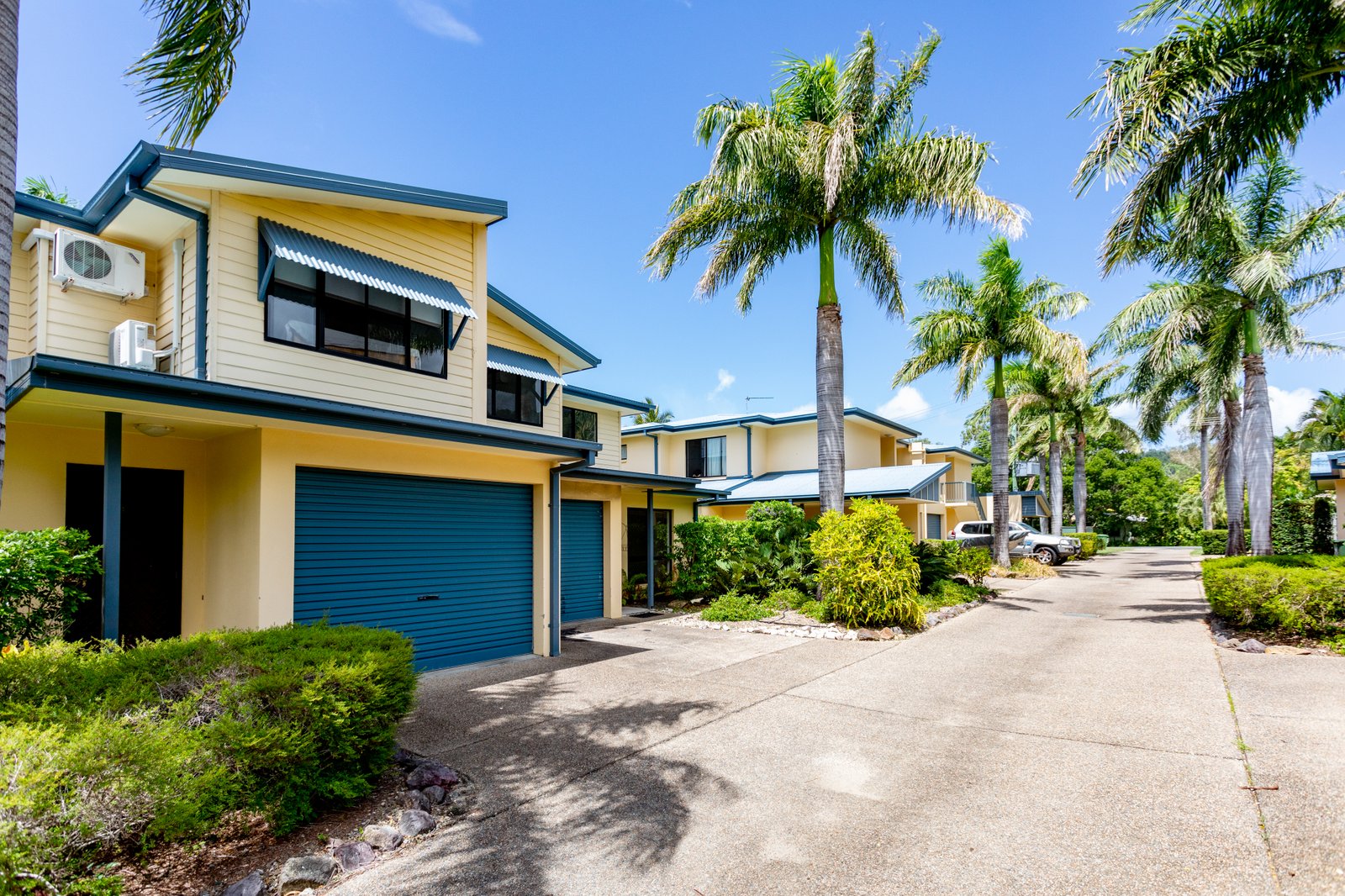 12/16 Beach Road CANNONVALE 13