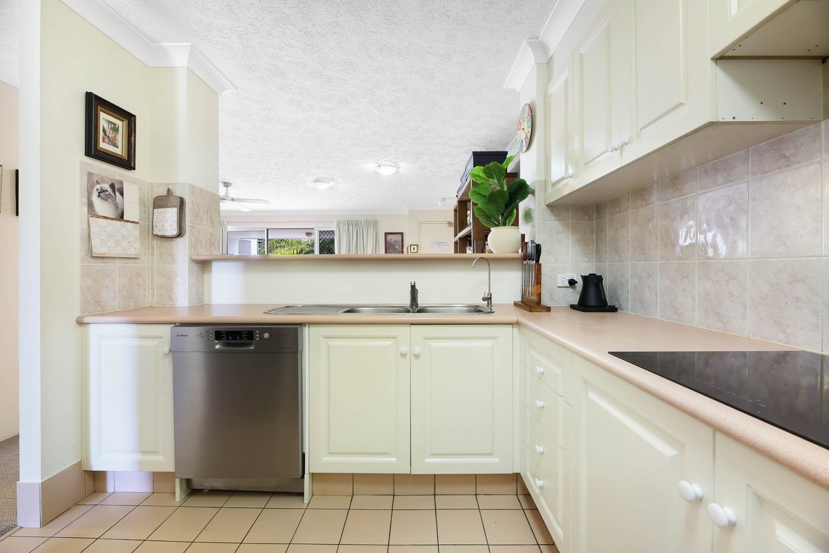 12/16 Djerral Avenue Burleigh Heads 6