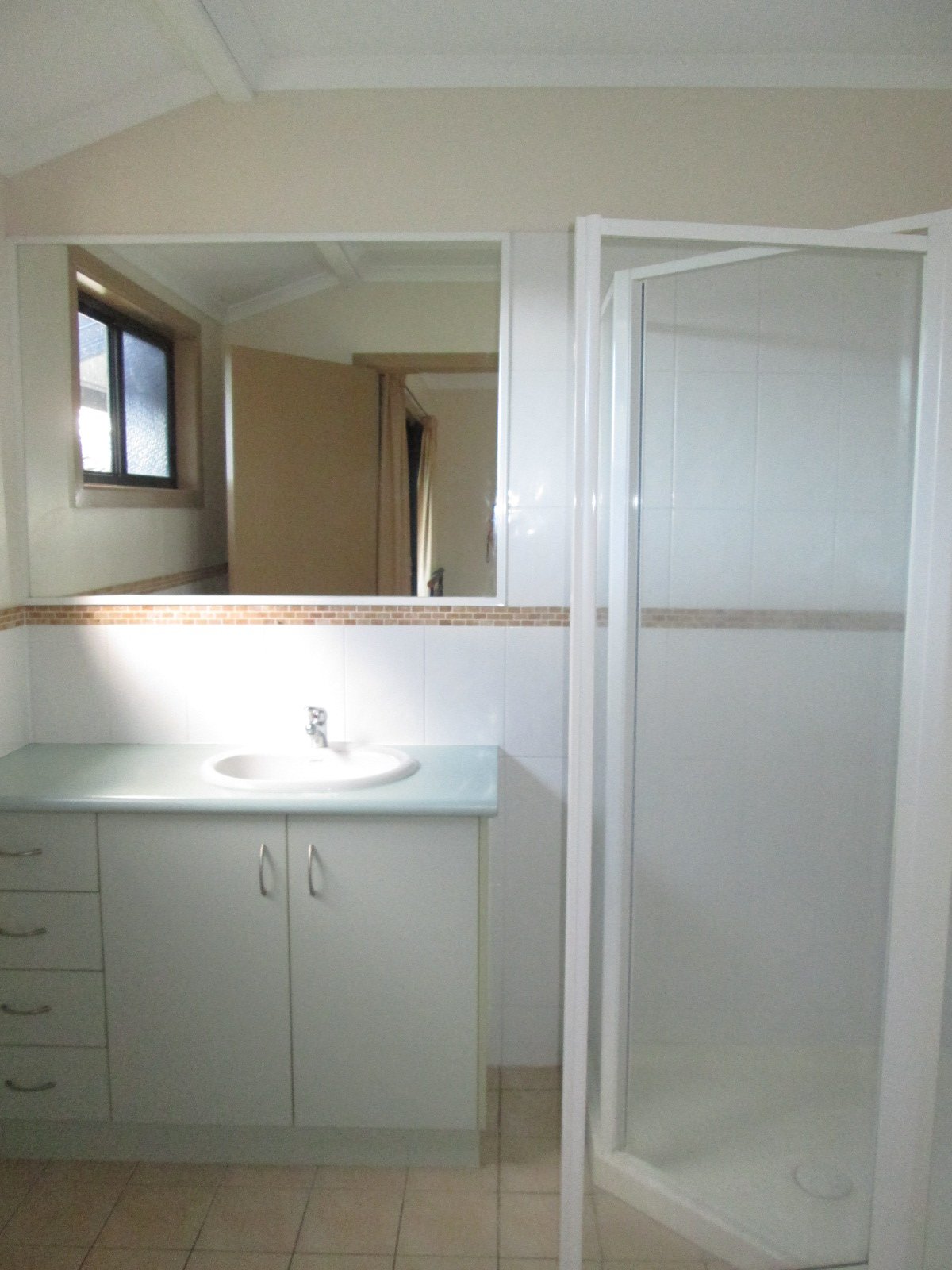 12/164 Shute Harbour Road CANNONVALE 7