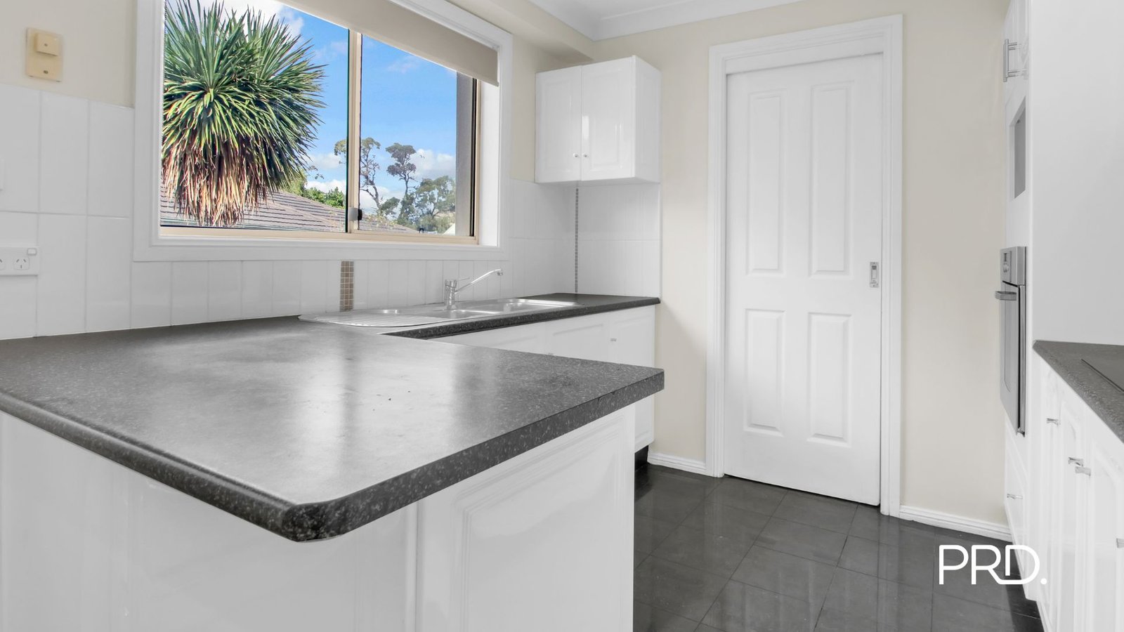 12/18-19 Park Avenue Kingswood 2