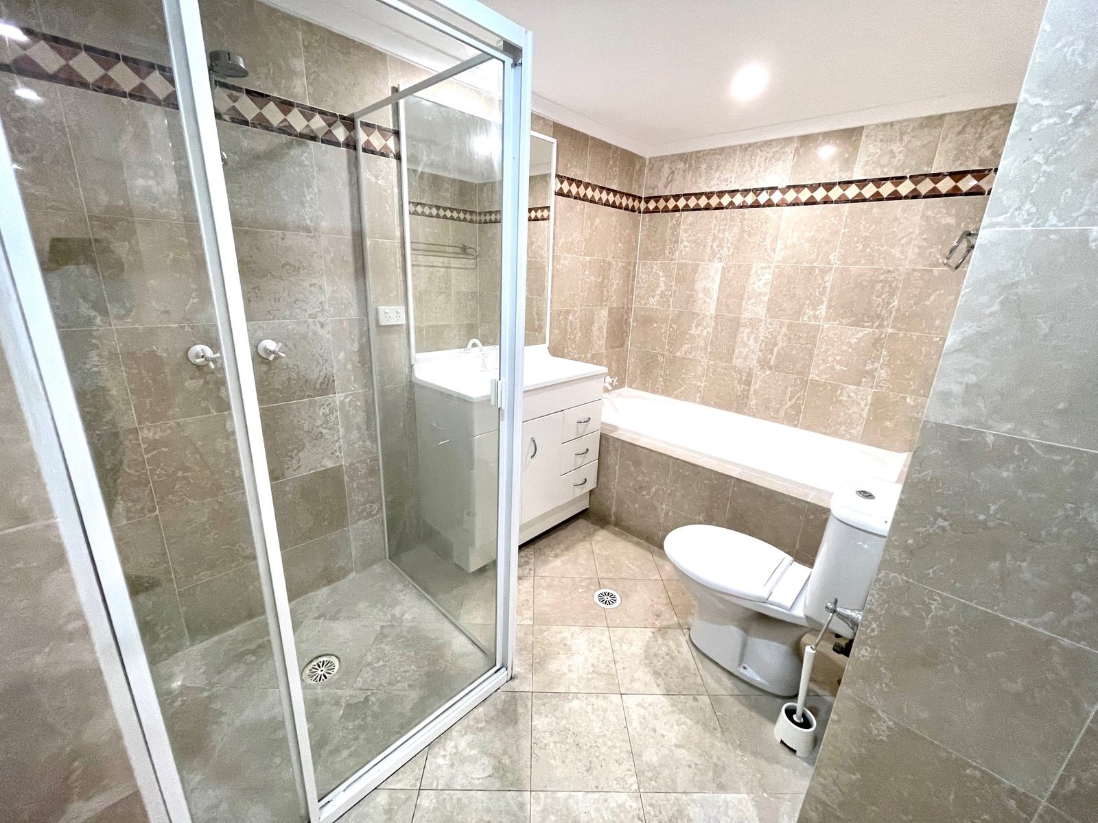 121/8 Ashton Street,  ROCKDALE 6