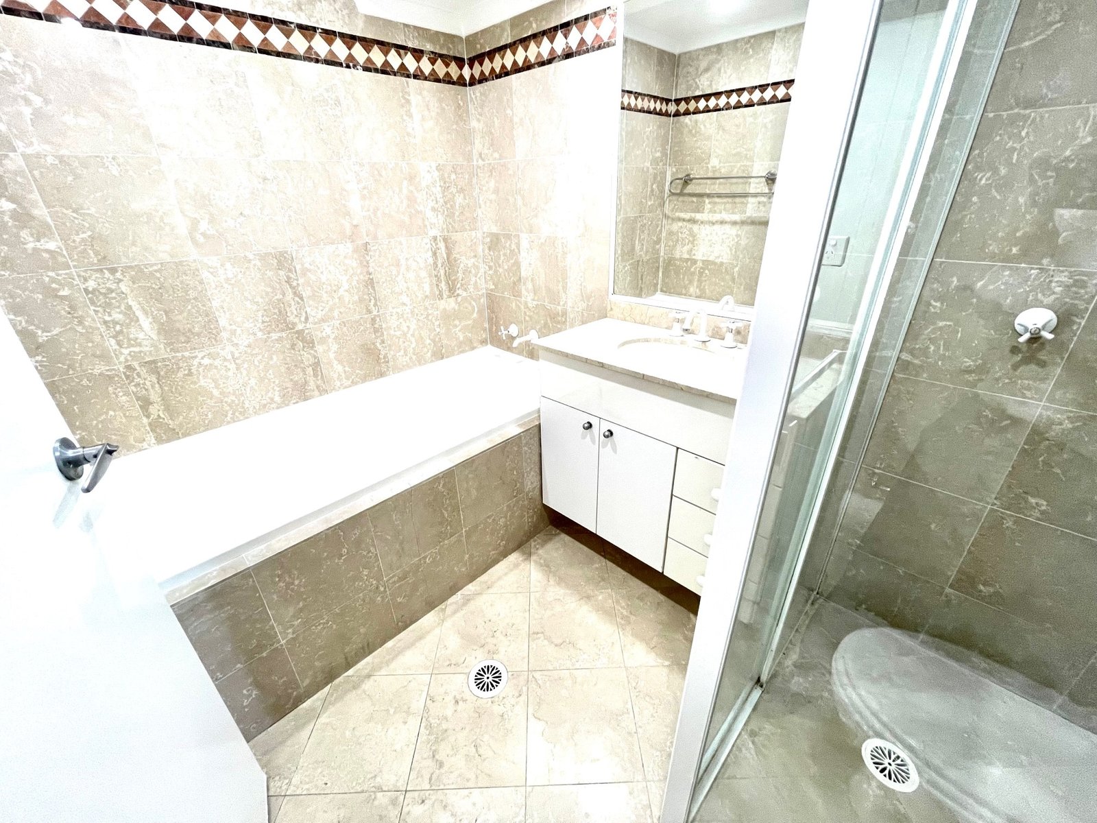 121/8 Ashton Street,  ROCKDALE 9