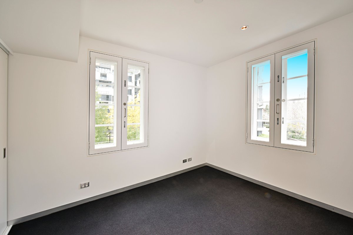 Gallery: 121/9 Commercial Road
