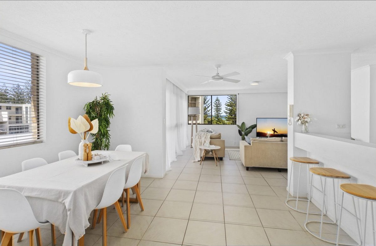 12/1927 Gold Coast Highway Burleigh Heads 3