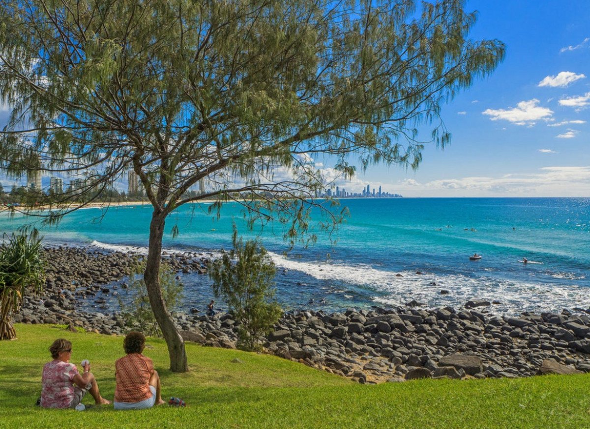 12/1927 Gold Coast Highway Burleigh Heads 16