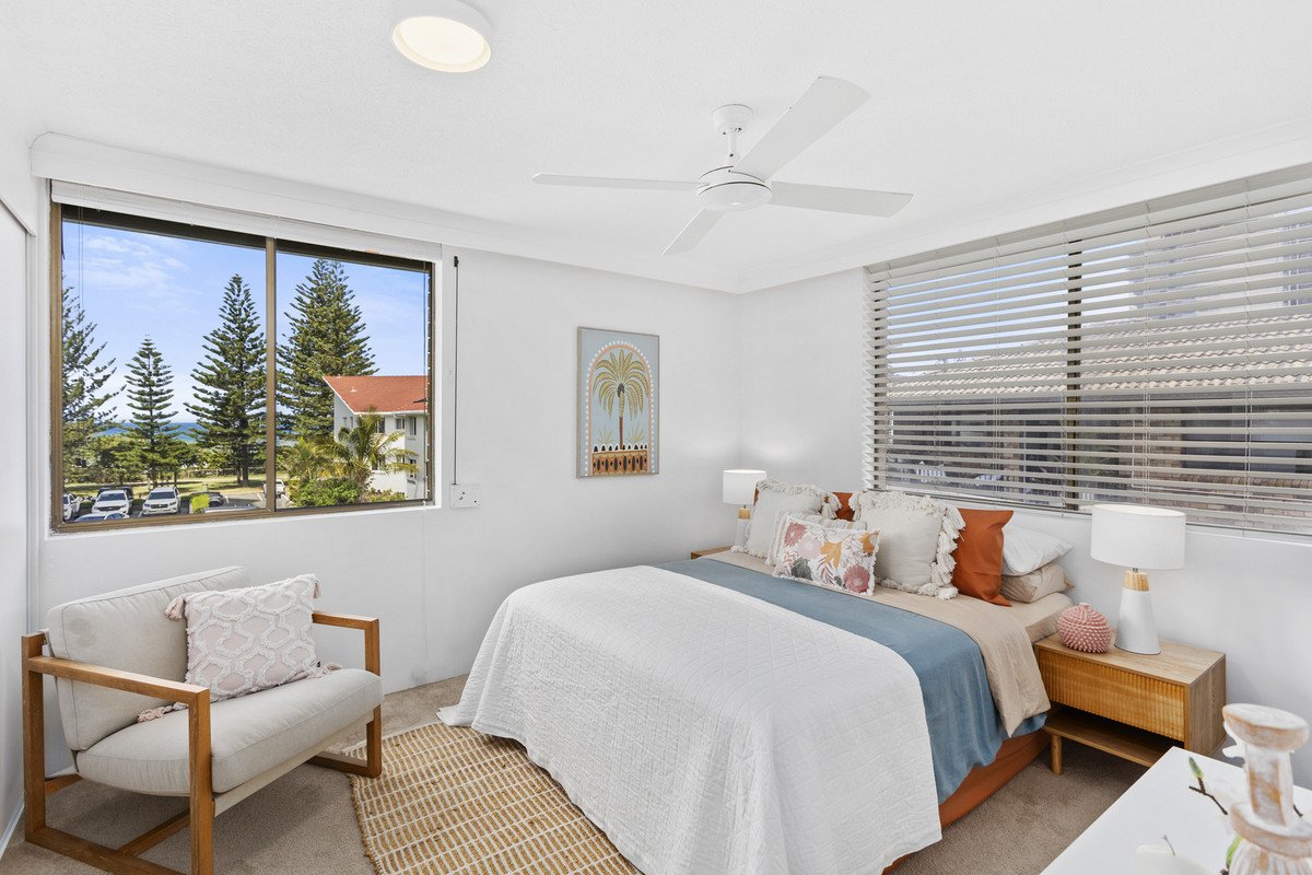 12/1927 Gold Coast Highway Burleigh Heads 2