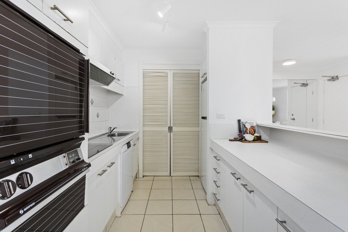 12/1927 Gold Coast Highway Burleigh Heads 8