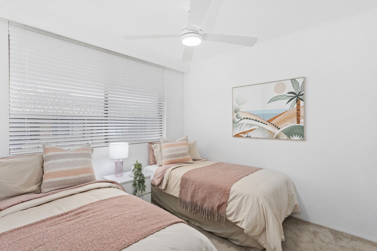 12/1927 Gold Coast Highway Burleigh Heads 10