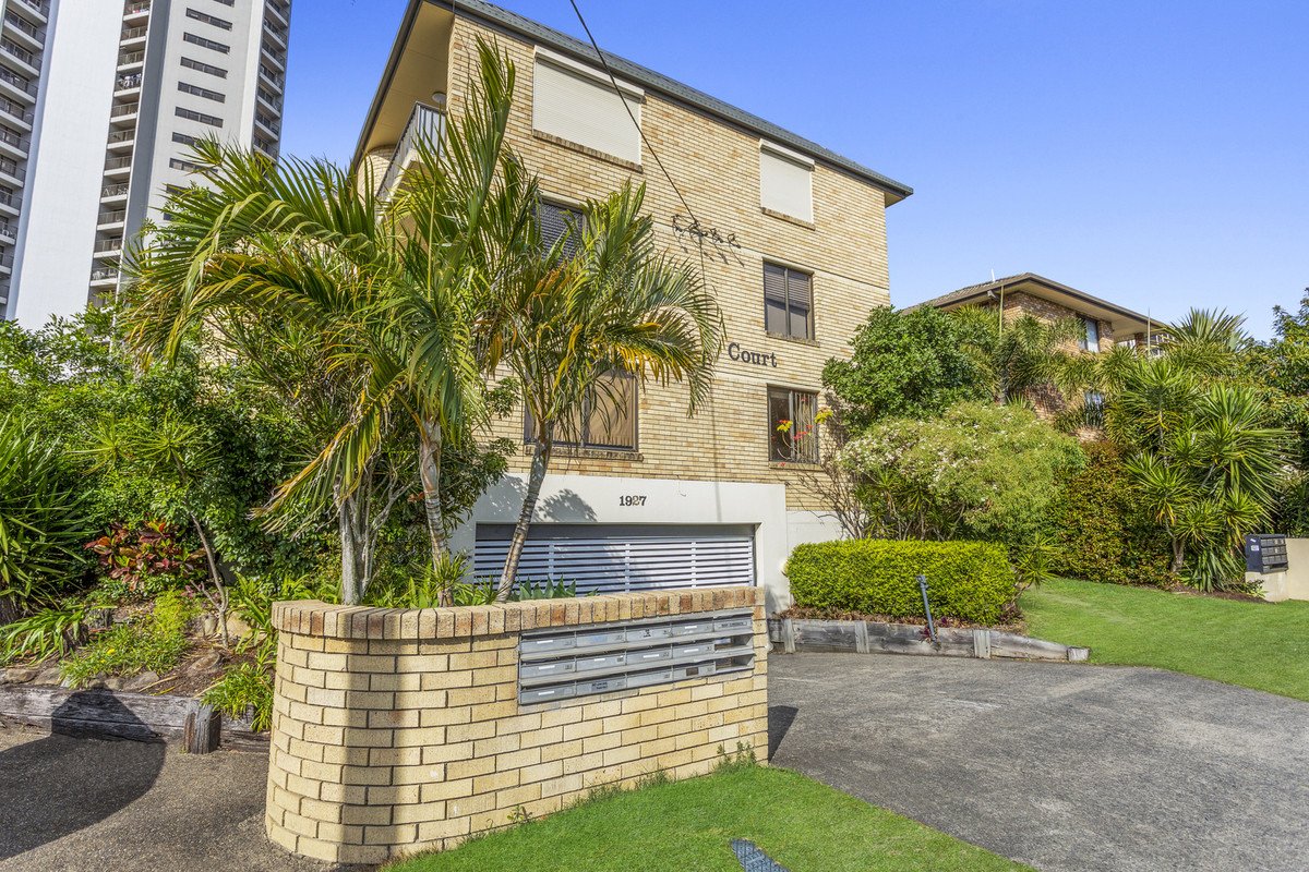 12/1927 Gold Coast Highway Burleigh Heads 12