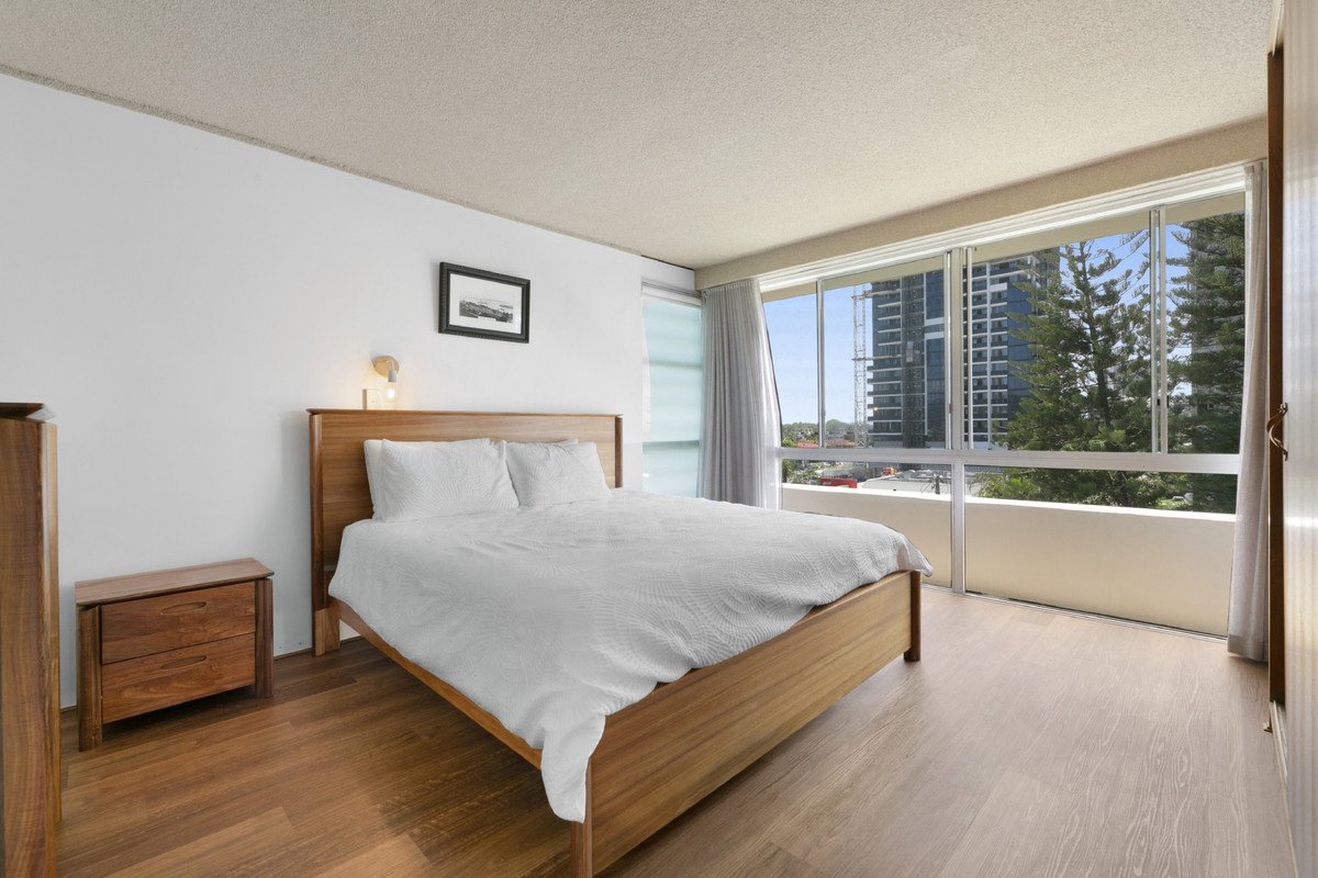 12/194-198 The Esplanade Burleigh Heads 13