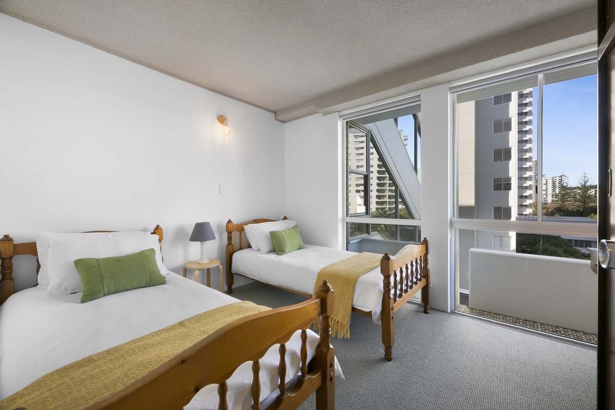 12/194-198 The Esplanade Burleigh Heads 17