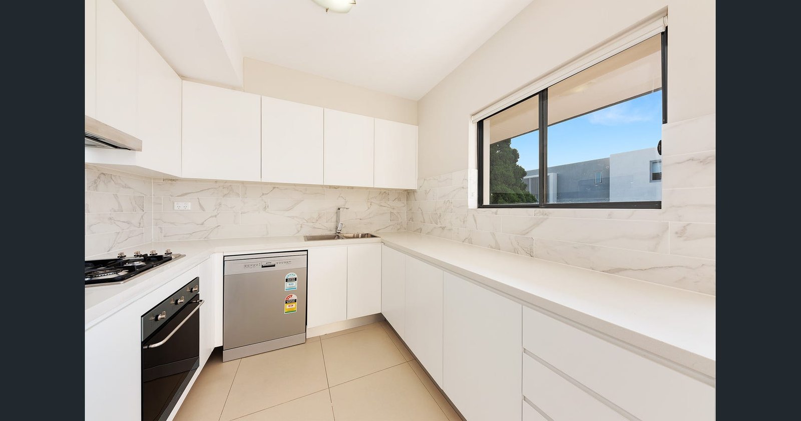 12/2-4 Hampden Road BEVERLY HILLS 3