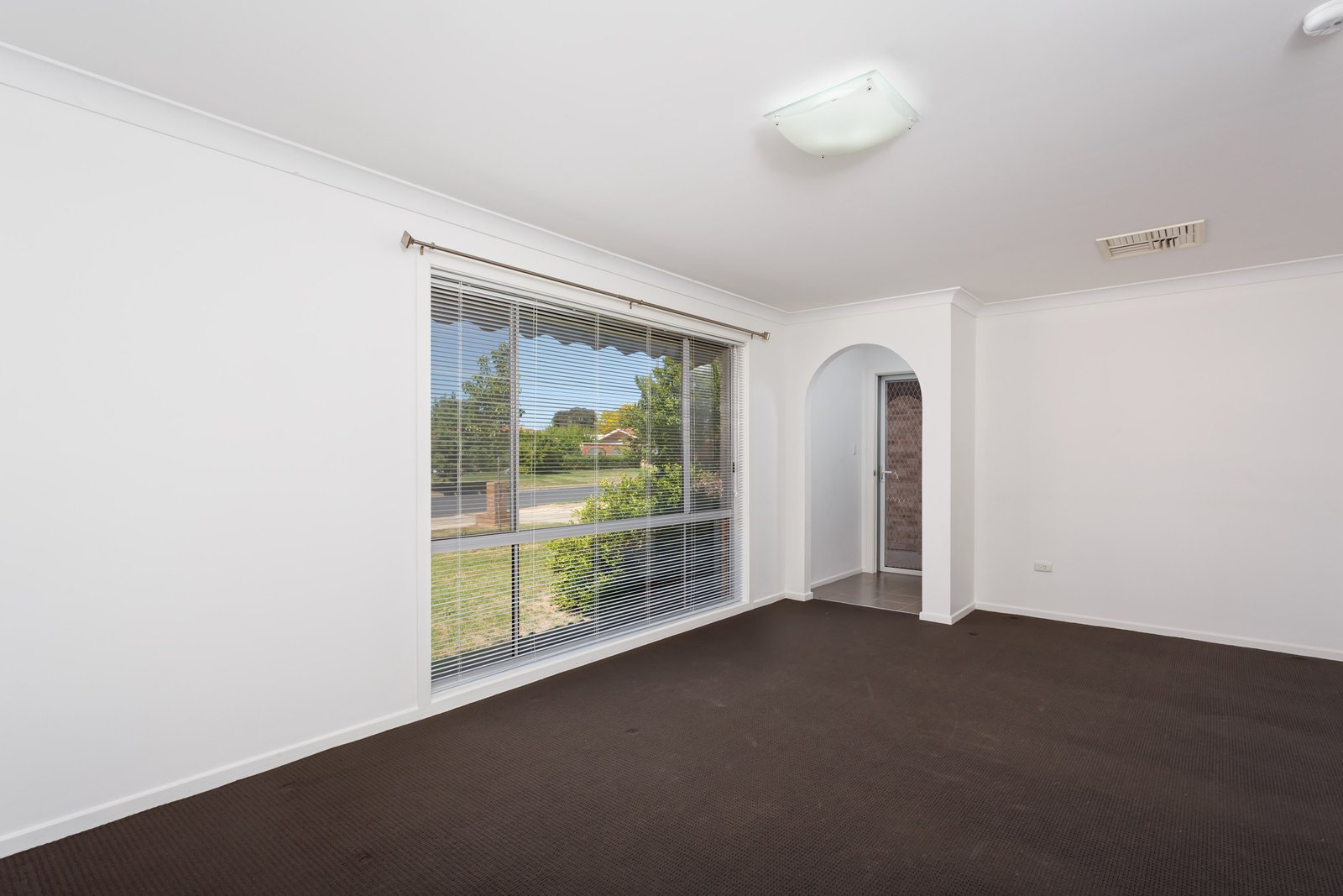 1/22 Balleroo Crescent GLENFIELD PARK 3