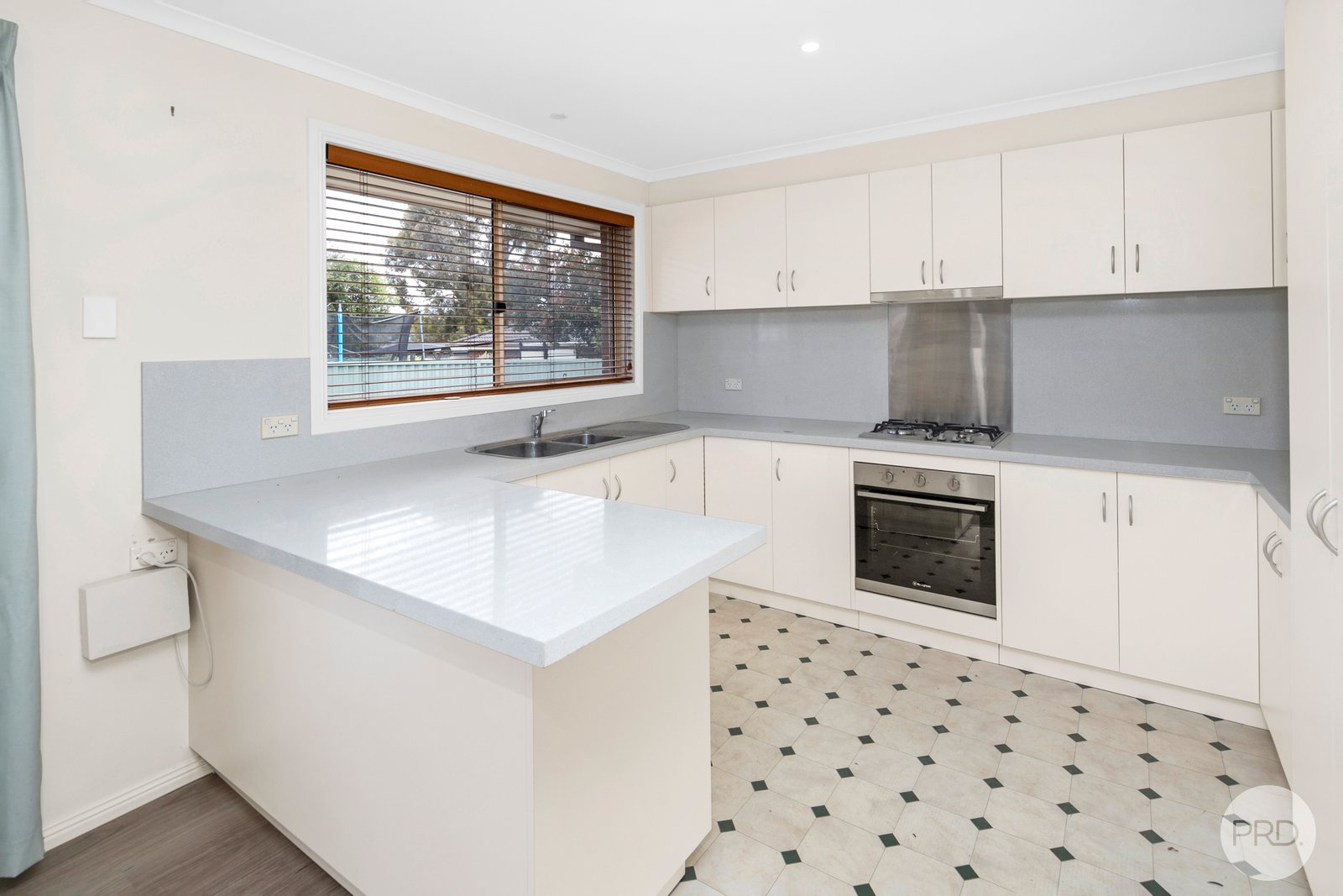 1/22 Bradbury Street BROWN HILL 3