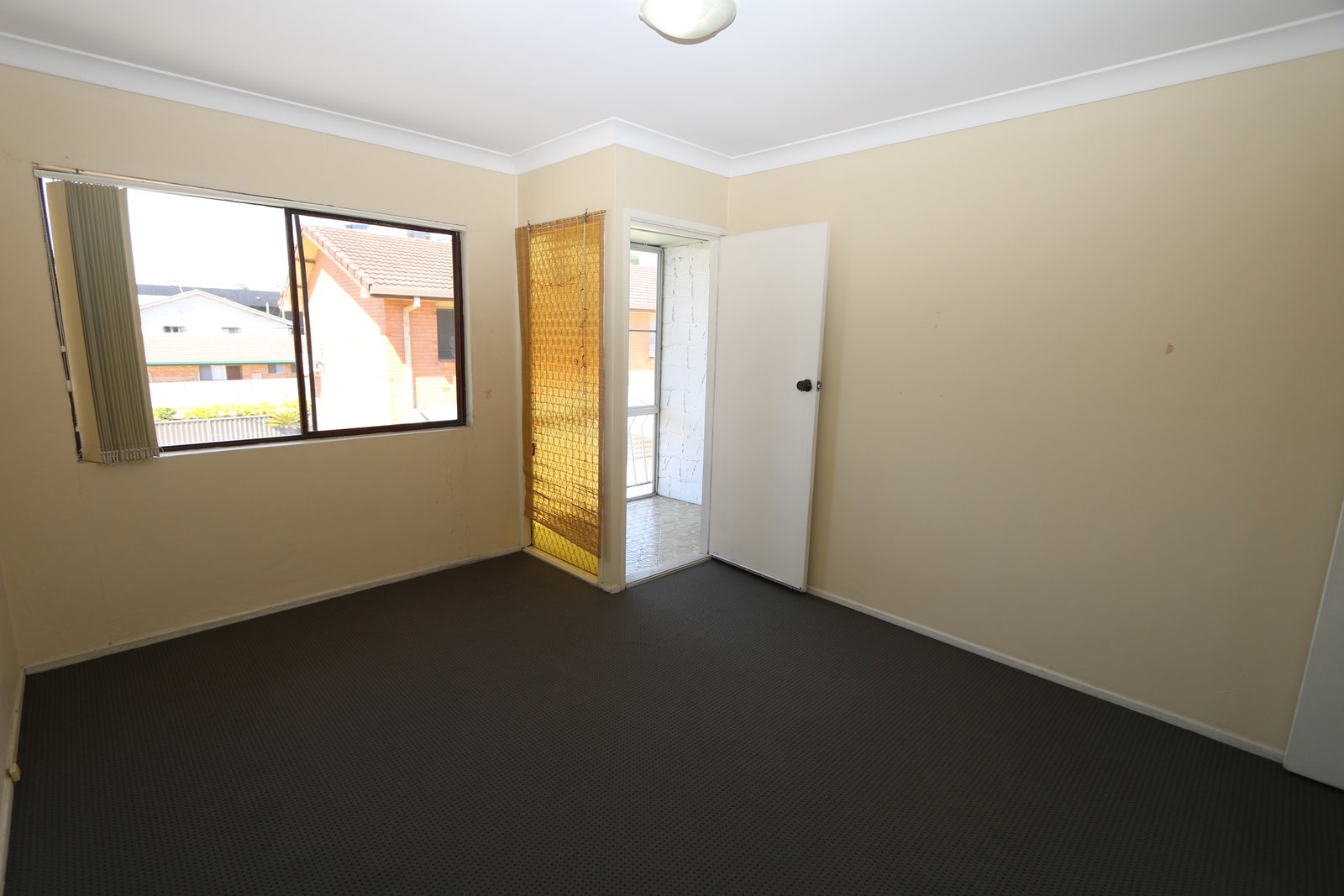 1/22 Central Street LABRADOR 6