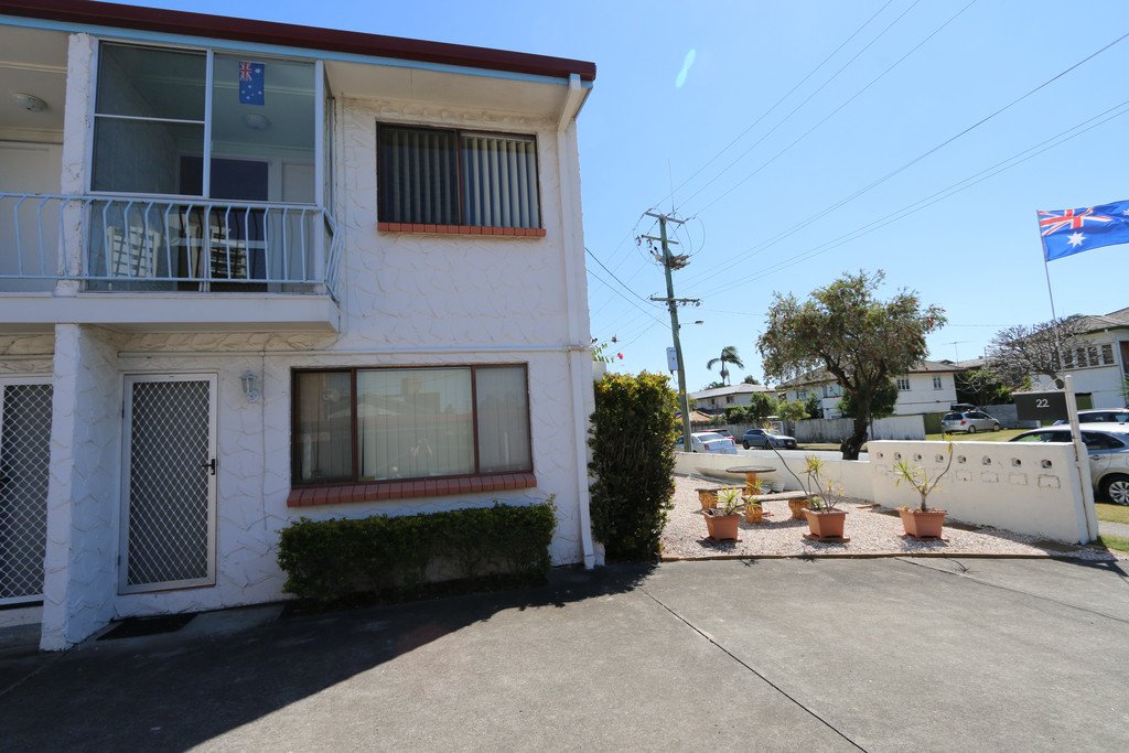 1/22 Central Street LABRADOR 10