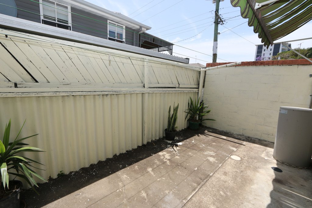 1/22 Central Street LABRADOR 14