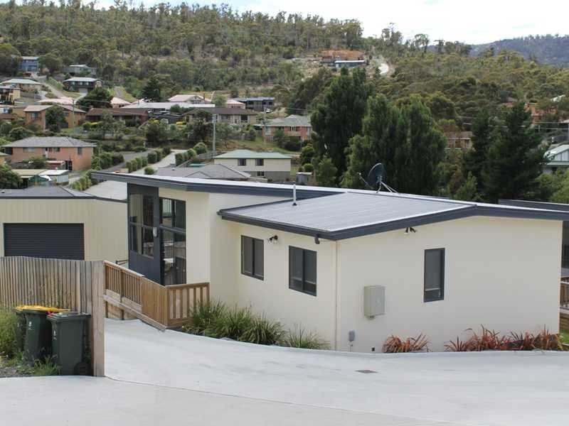 1/22 Dumbarton Drive GEILSTON BAY 1