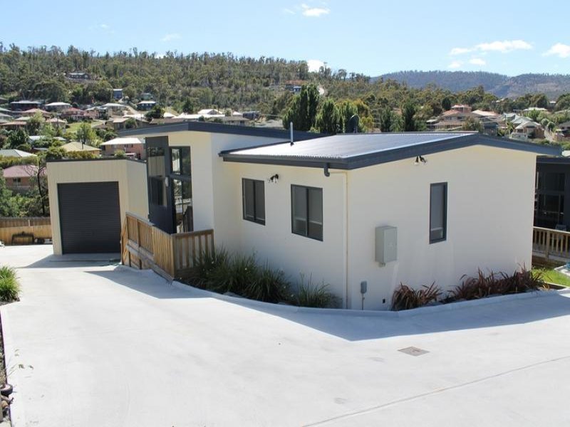 1/22 Dumbarton Drive GEILSTON BAY 1