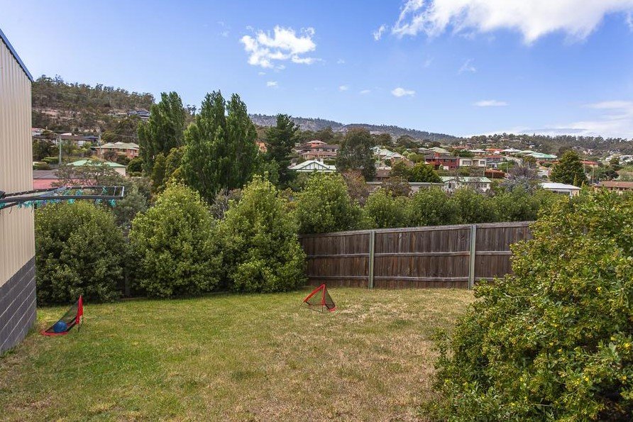 1/22 Dumbarton Drive GEILSTON BAY 11