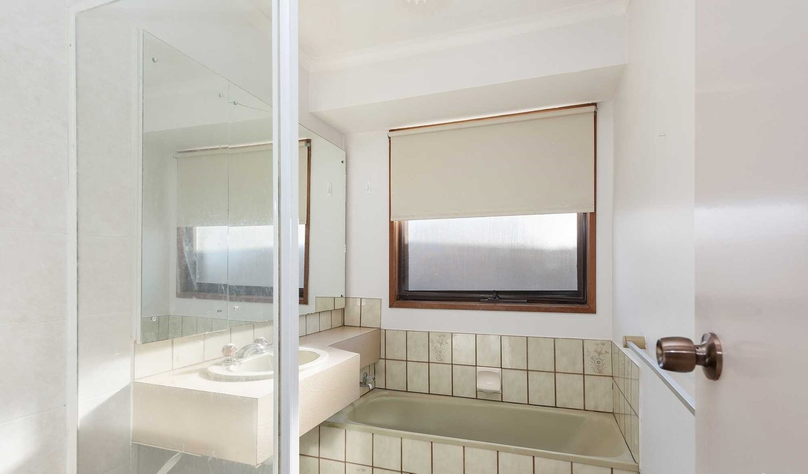Gallery: 1/22 Hinkler Avenue