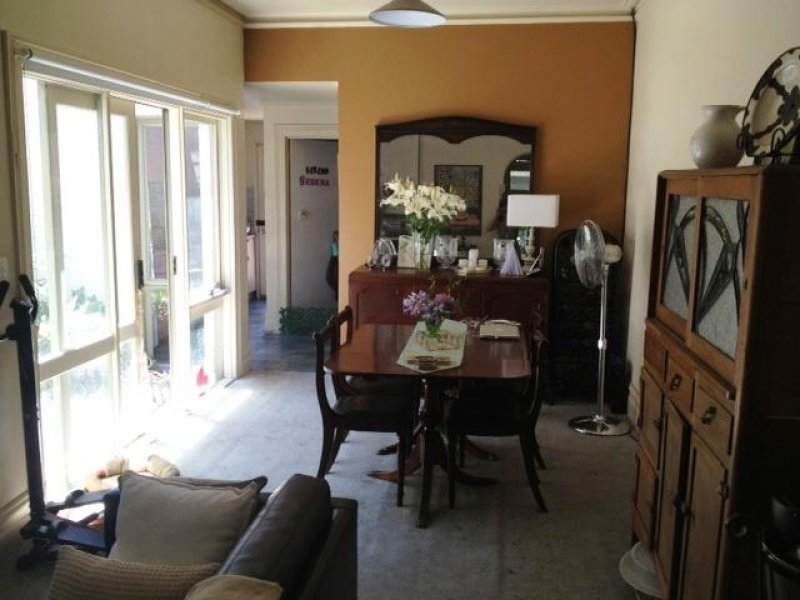 Gallery: 122 Ingles Street