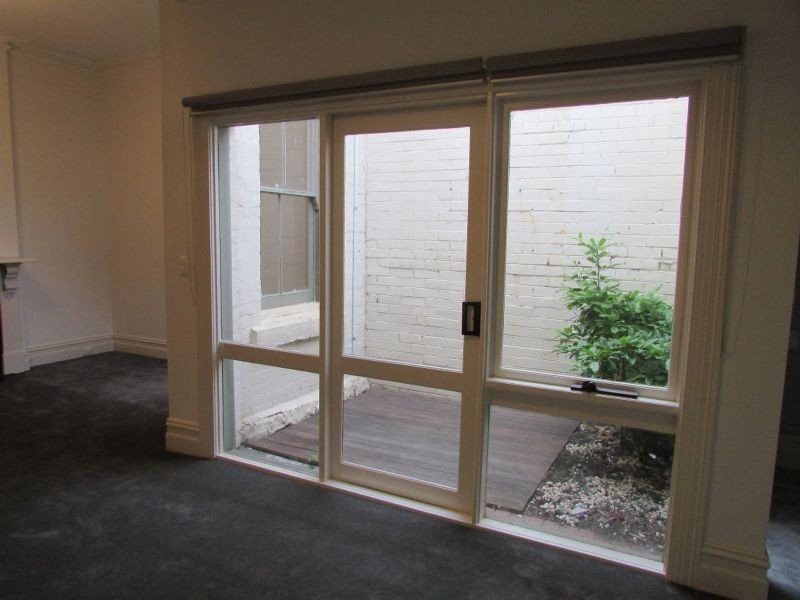 Gallery: 122 Ingles Street