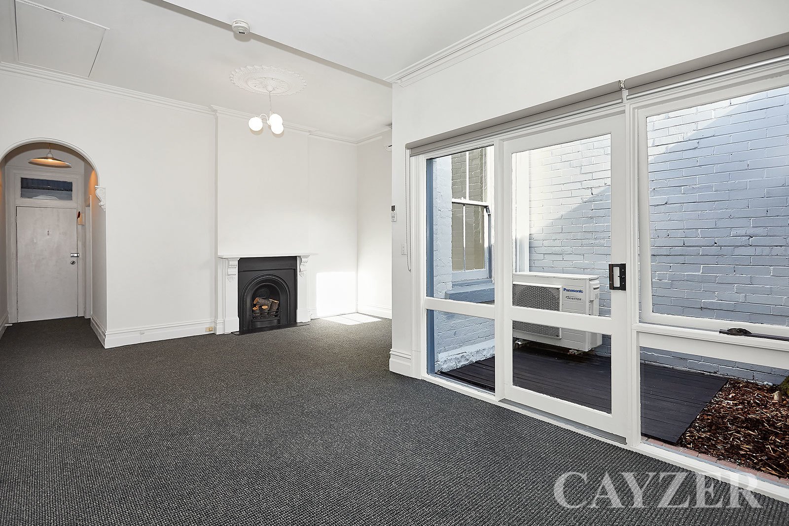 Gallery: 122 Ingles Street