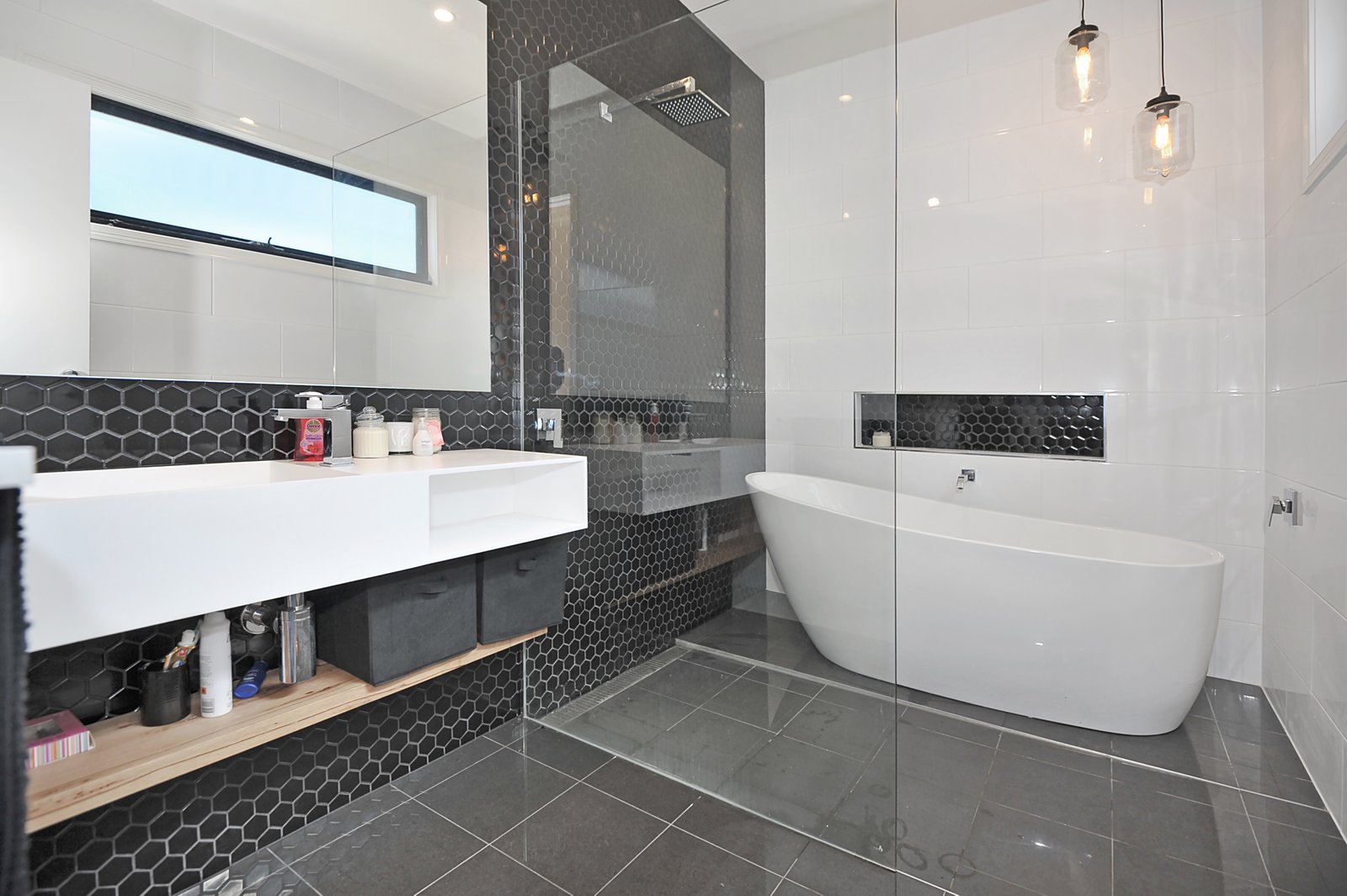 Gallery: 122 Lyons Street