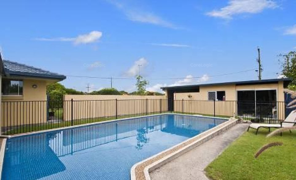 122 Mallawa Drive PALM BEACH 5